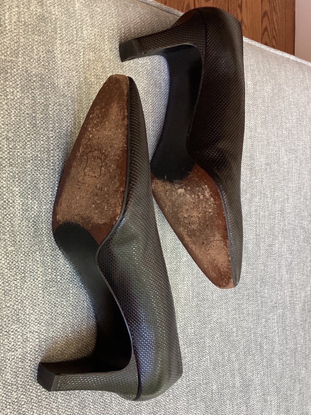 Stuart Weizmann black heels - size 7 1/2 - Picture 4 of 4